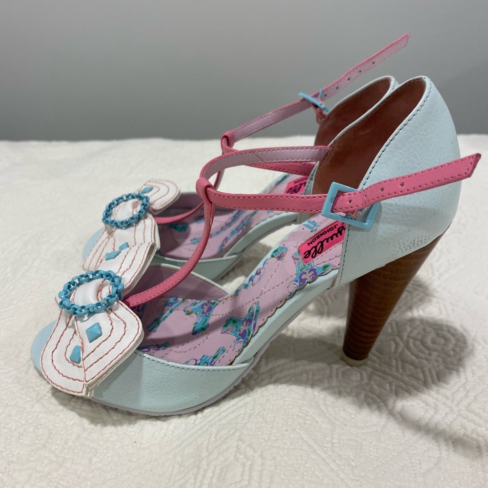 Betsey Johnson High Heel Sandal baby pink/blue 6.5